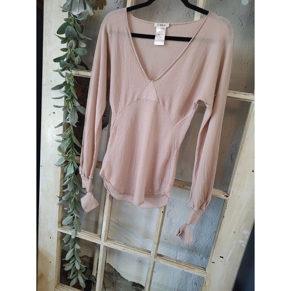 Chloe V-Neck Sweater in powder pink - Picture 2 of 15